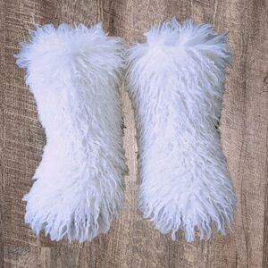 NWT White Mongolian Fur Boots - 7.5
